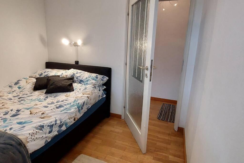 Wohnung Zum Wohlfuehlen Beruflich Und Privat Zell am Main Esterno foto